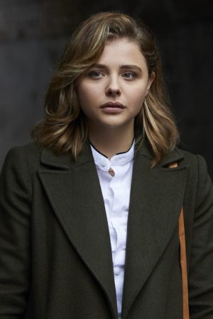 Chloë Grace Moretz Wearing Green Wool Coat In Greta