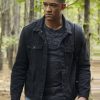 Peyton 'Alex' Smith Wearing Black Jacket In Legacies This Christmas Was Surprisingly Violent