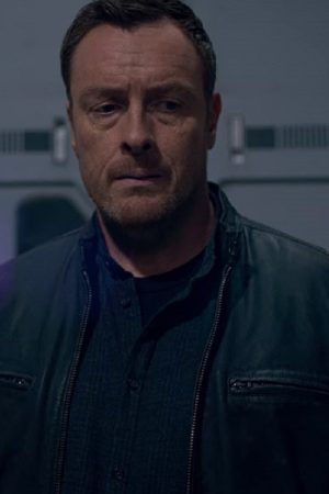 Toby Stephens Wearing Black Leather Jacket In Lost in Space as John Robinson Tv Series