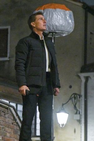 Tom Cruise Wearing Black Jacket In Mission Impossible 7