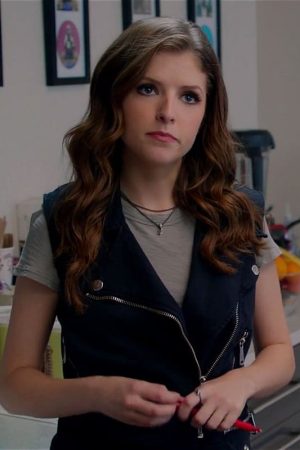 Actress Anna Kendrick Wearing Vest In Pitch Perfect 2 as Beca
