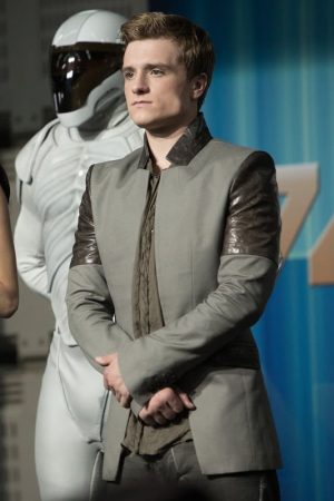 Film The Hunger Games Event Josh Hutcherson Wearing Gray Coat