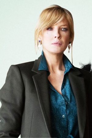 Kelly Reilly Wearing Black Wool Coat In Yellowstone season Meaner Than Evil as Beth Dutton